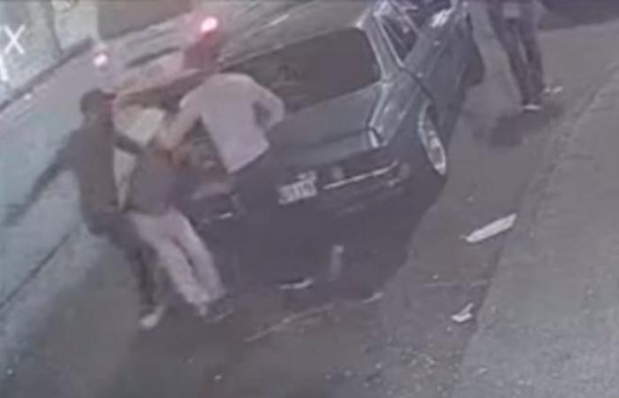 فيديو مرعب.. شاهد ما حدث لشاب بأحد شوارع الأردن
