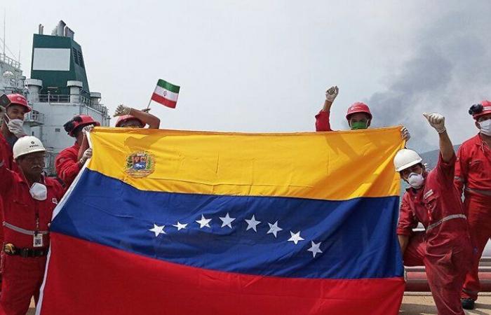 إيران وفنزويلا تبرمان اتفاقاً للنفط يقع تحت طائلة العقوبات الأمريكية