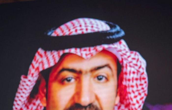الأمير الشاعر "منادي" يصدح بـ23 قصيدة في جدة احتفاء بالوطن
