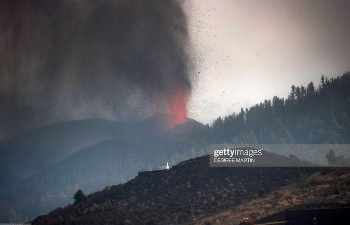 صور مفزعة: حمم بركان "كومبر فيجا" اللاهبة تبتلع "الكناري" الإسبانية