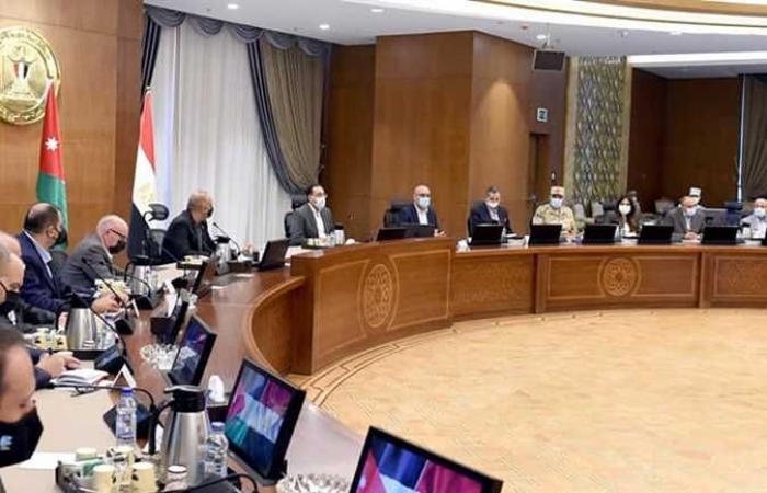 وزير الإسكان: تنمية سيناء تبدأ من العاصمة الإدارية.. ونسعى لإحياء فكرة النقل الجماعي