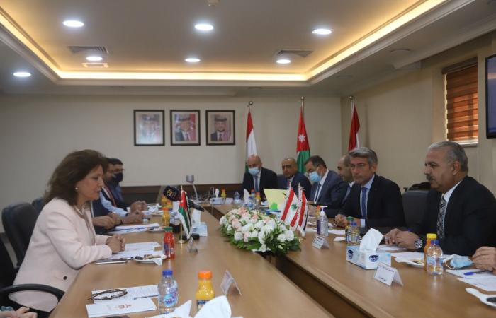 الأردن وسوريا ولبنان يتفقون على إيصال الكهرباء الأردنية إلى لبنان