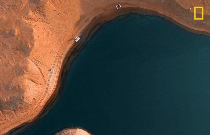 "جبل داخل بحيرة دومة الجندل".. صورة جوية رائعة لـ "ناشيونال جيوغرافيك"