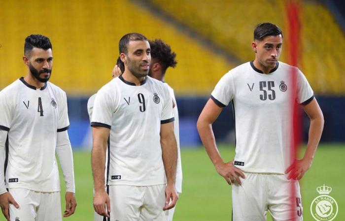 "حمدالله" يقود خط هجوم النصر أمام الوحدة الإماراتي