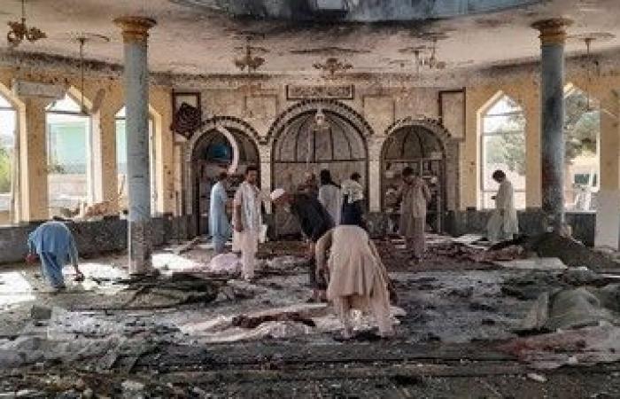 الأسبوع في 10 صور: اشتباكات دامية في لبنان.. وتفجير مسجد في أفغانستان