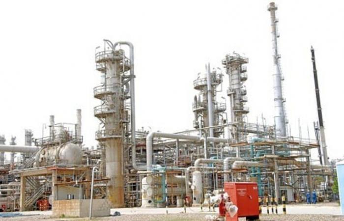 شركة "البترول الوطنية" الكويتية: نشوب حريق في وحدة إزالة الكبريت بمصفاة الأحمدي