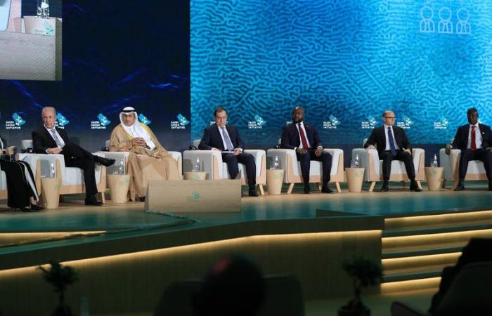 جلسة حوارية بمنتدى "السعودية الخضراء" تناقش "التحول إلى الأخضر بإقامة مشاريع ضخمة"