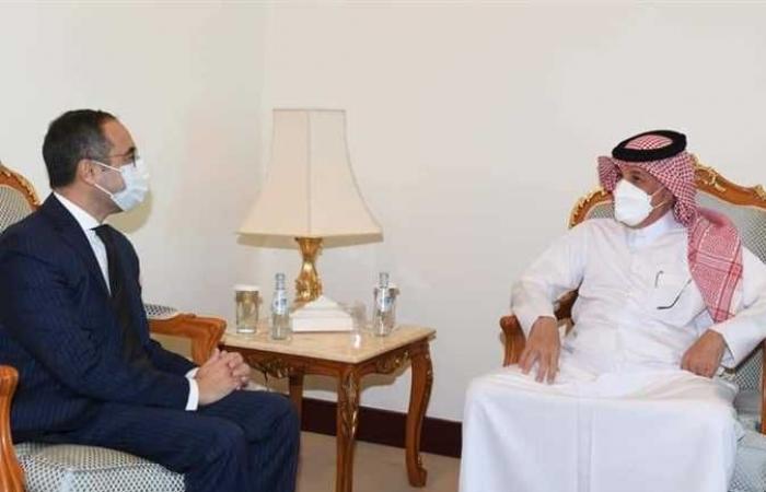 وزير الدولة القطري للشؤون الخارجية يرحب بوصول السفير المصري إلى الدوحة