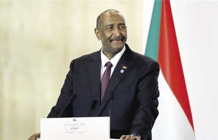 البرهان يعفي النائب العام السوداني من منصبه