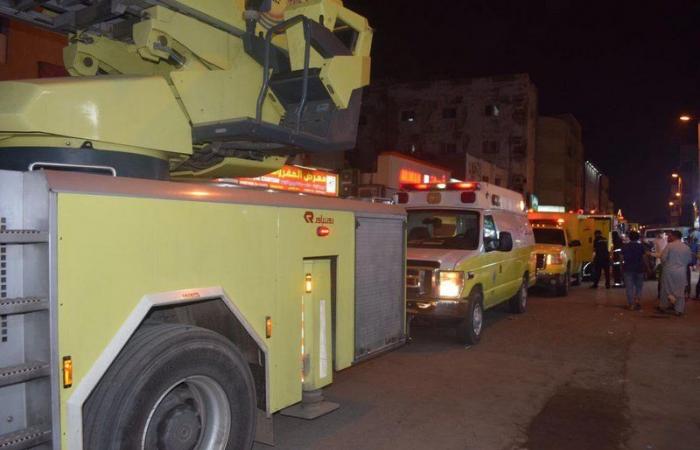 "مدني جدة" يُنقذ 3 أطفال احتُجزوا بسبب اندلاع حريق داخل شقة سكنية