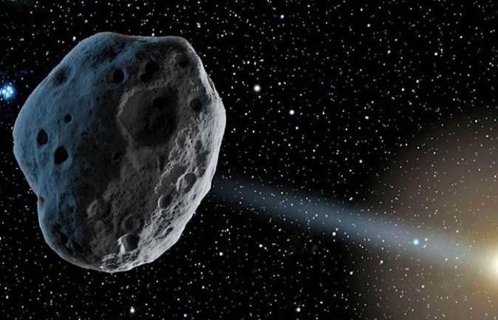 كويكب يقترب من مسار الأرض.. هل من مخاطر محتملة؟
