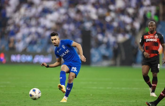 لاعب الهلال "سالم الدوسري" ..  أفضل لاعب في دوري أبطال آسيا 2021