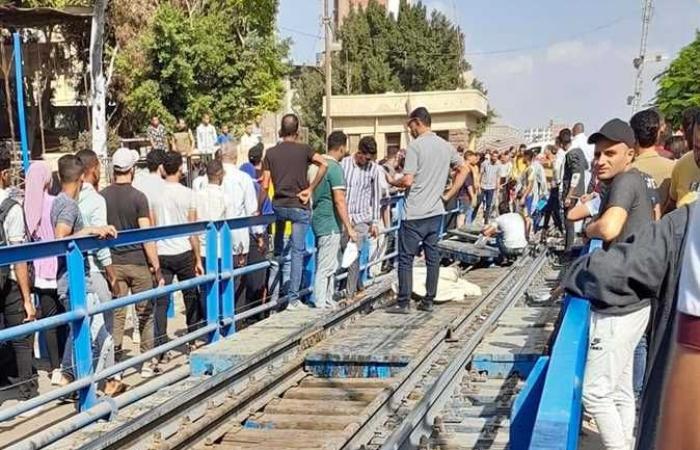 مصرع عامل صدمه قطار VIP في سوهاج