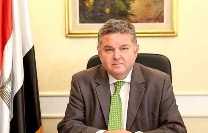 وزير قطاع الأعمال العام يستعرض التقرير النهائي لمنظومة تداول القطن لموسم 2021-2022