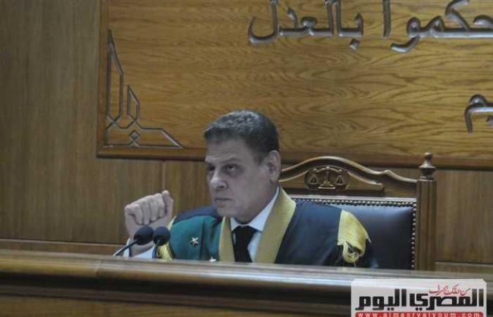 اليوم.. محاكمة محمد بديع ومحمود عزت وآخرين بـ«أحداث المنصة»