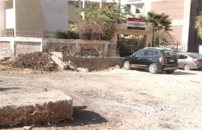 استجابة للمصري اليوم.. مجلس مدينة البدرشين يرفع القمامة من أمام مدرسة إعدادية