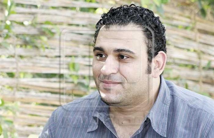 أكرم حسني: «الكيميا عالية بيني وبين أحمد فهمي .. ووارد اشتغل مع شيكو وهشام ماجد»