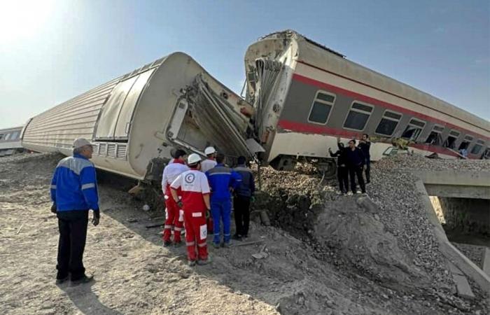 انحراف قطار يقتل 17 على الأقل في إيران