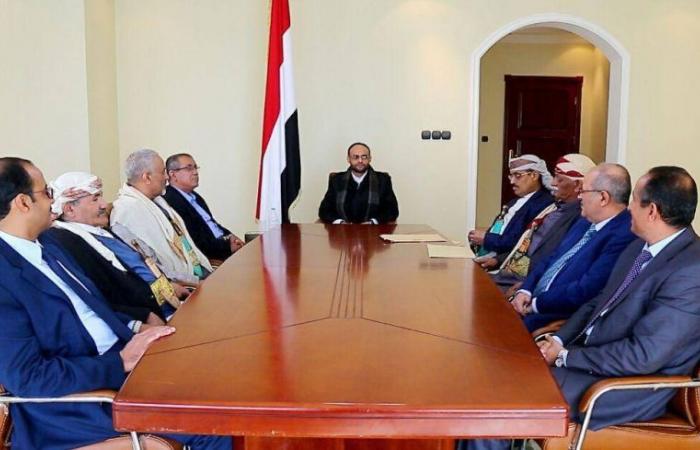 الرواتب تعصف بالمجلس السياسي الحوثي