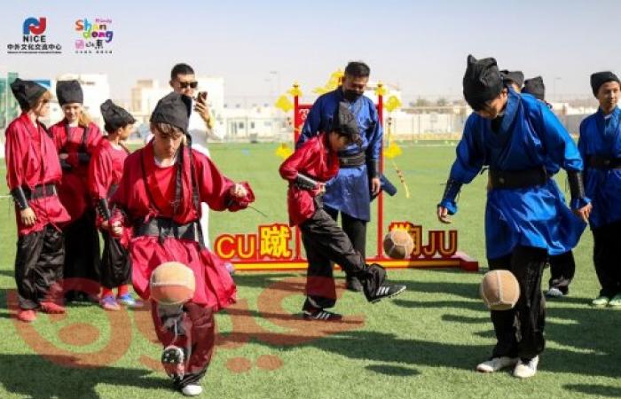 شباب من الصين وقطر يختبرون معًا ثقافة كرة القدم في مونديال كأس العالم في قطر.