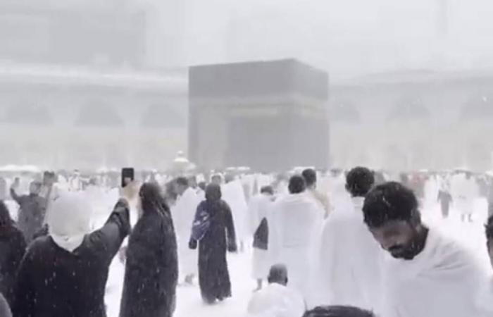 الأرصاد: مقطع تساقط الثلوج على المسجد الحرام غير صحيح