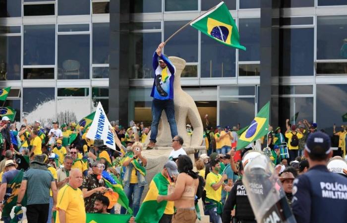 لولا يدين اقتحام مراكز السلطة في البرازيل