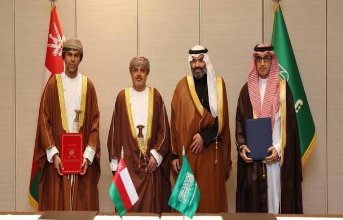 السعودية وسلطنة عمان توقعان برنامجا تنفيذيا لدعم نمو الاقتصاد الرقمي