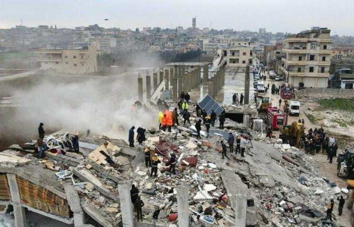 حصيلة الزلزال المدمّر في تركيا وسوريا ترتفع إلى 2458 قتيلا