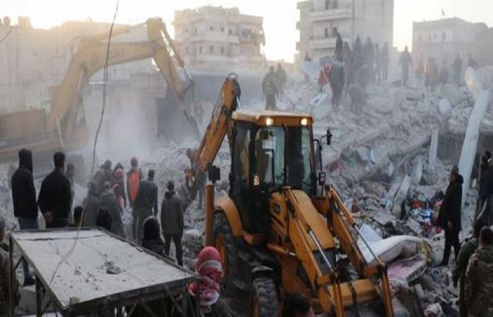 سورية: ارتفاع عدد ضحايا انهيار المبنى السكني بحلب إلى 16