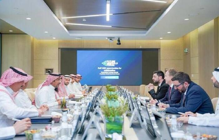 رئيس المنتدى الاقتصادي العالمي يبحث تعزيز الشراكة القائمة مع السعودية