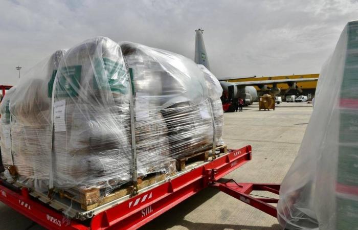 وصول أولى الطائرات الإغاثية السعودية إلى السودان