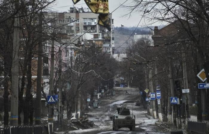 مدنيو أوكرانيا يتحدون جيش روسيا
