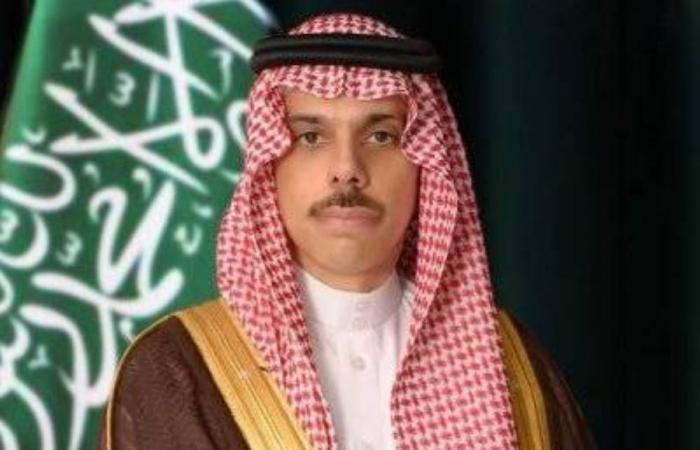 وزير الخارجية يتلقى اتصالاً هاتفياً من نظيره الكويتي