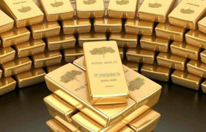 قوة الدولار تحد من مكاسب الذهب