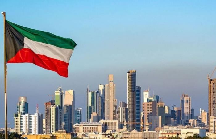 الكويت تمنع الإعلان عن تجمعات أو مسيرات غير مرخصة عبر مواقع التواصل