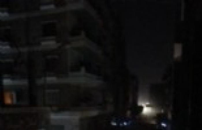 السعودية ومصر يواجها انقطاع الكهرباء بربط الشبكتين