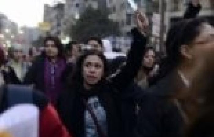 وقفة احتجاجية "نسائية" أمام "تموين شبين القناطر" اعتراضا على غلق 3 مخابز
