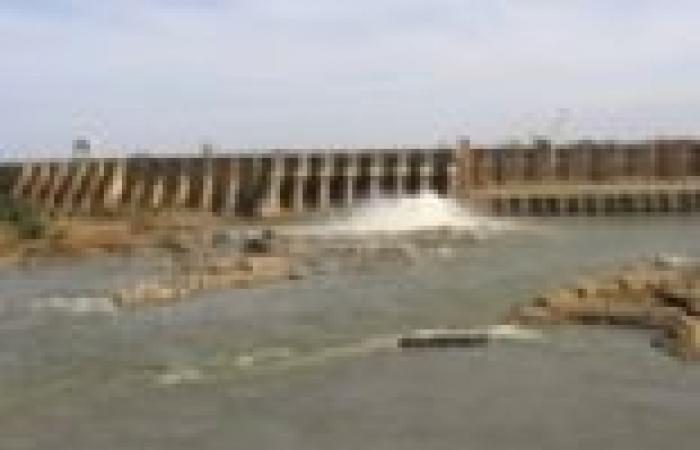 صحفي إثيوبي: مصر تهدر الماء بمد "المنتجعات" به.. ومنعه عن فقراء "العشوائيات"