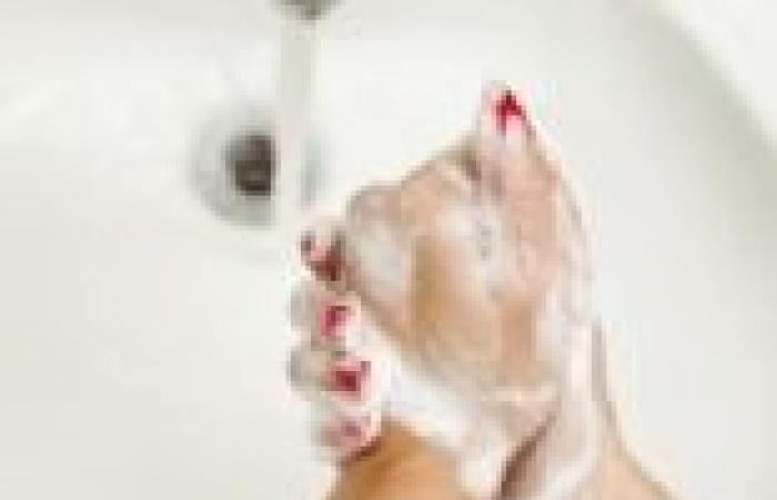 دراسة: غسل اليدين بالصابون يجب أن يستغرق 20 ثانية على الأقل