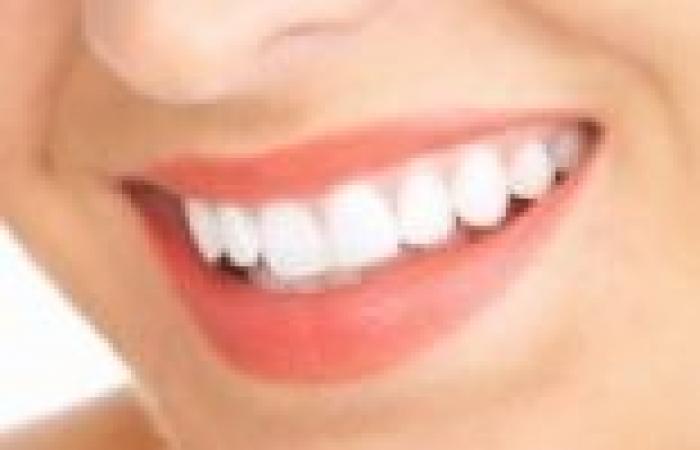 5 أشياء طبيعية من أجل أسنان ناصعة البياض