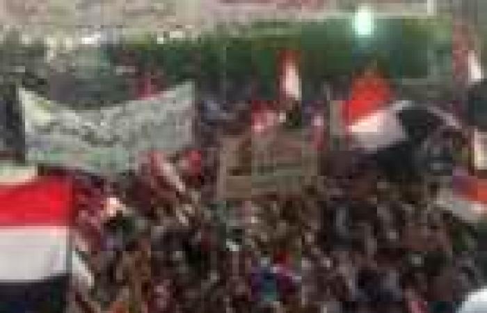 منصة اعتصام كفر الشيخ تقع في موقف محرج بسبب أغنية ضد "العسكر"
