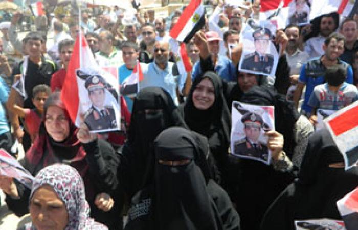 تزايد المتظاهرين أمام محافظة الشرقية دعما للجيش ضد الإرهاب