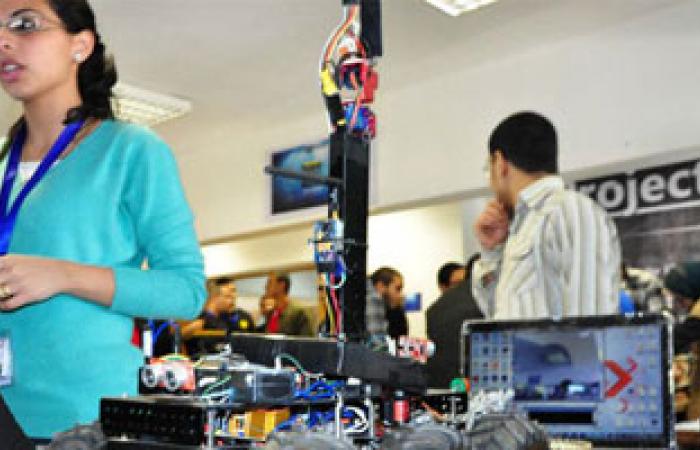 بدء معرض مشروعات التخرج بمشاركة 40 مشروعا لطلاب هندسة الإسكندرية