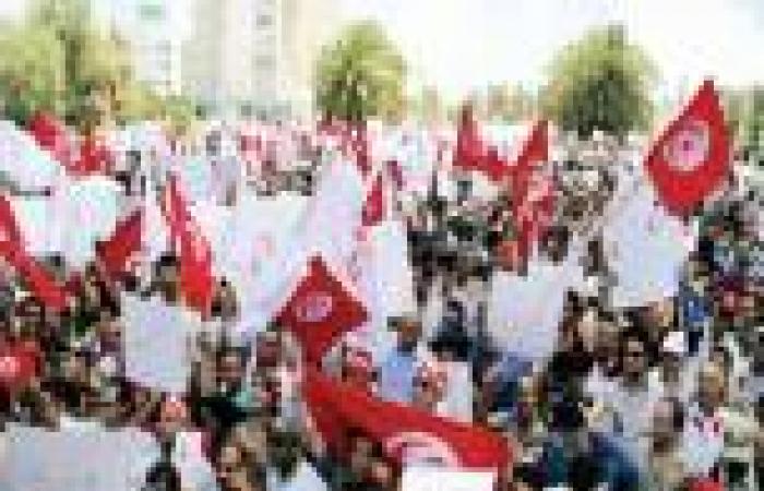 «رويترز»: «اتحاد الشغل» قد يكون عامل الحسم في تونس رغم دعوات المعارضة للجيش