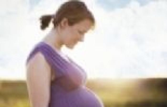 هل تصوم المرأة الحامل؟