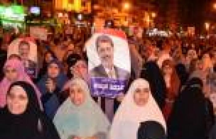 أنصار مرسي يتظاهرون أمام استاد جامعة المنصورة ردًا على قرار فض الاعتصامات