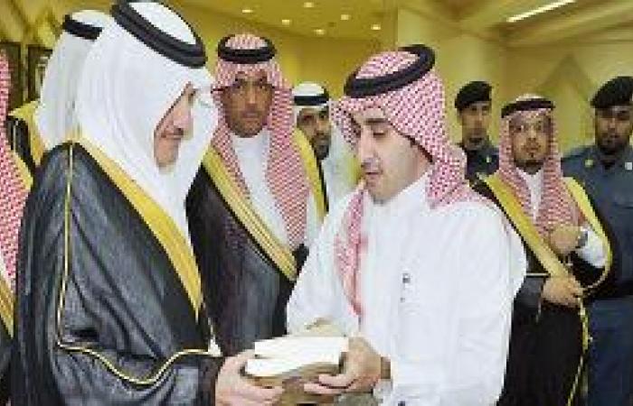 الأمير سعود بن نايف يهنئ الألمعي بالماجستير