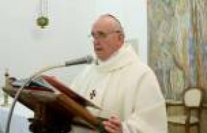بابا الفاتيكان يناشد العالم التحلي بالمسؤولية والشجاعة لتسوية الأزمة السورية
