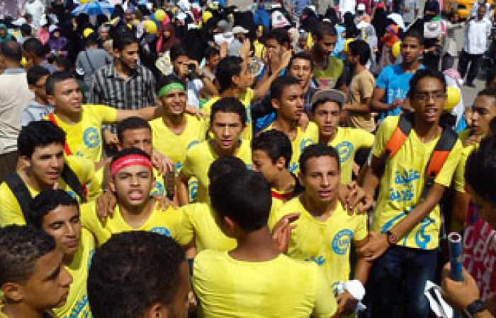 شباب يرتدون أقنعة فانديتا فى مسيرتين للإخوان بالإسماعيلية