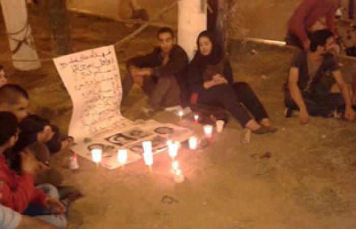 وقفة بالشموع لنشطاء دمنهور لإحياء ذكرى استشهاد "مينا دانيال"